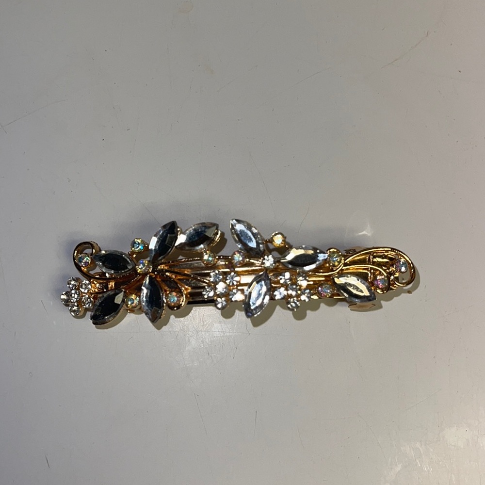 Small hair butterfly clip